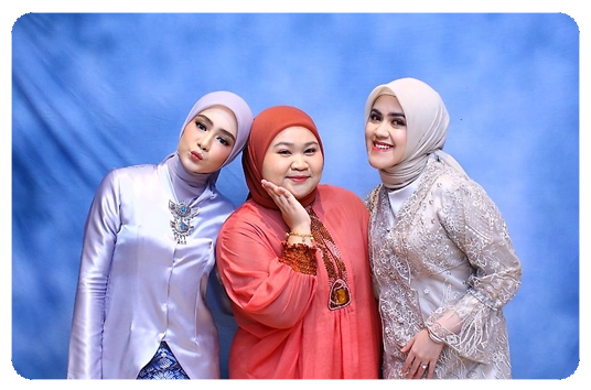 BIRU ABSTRAK
